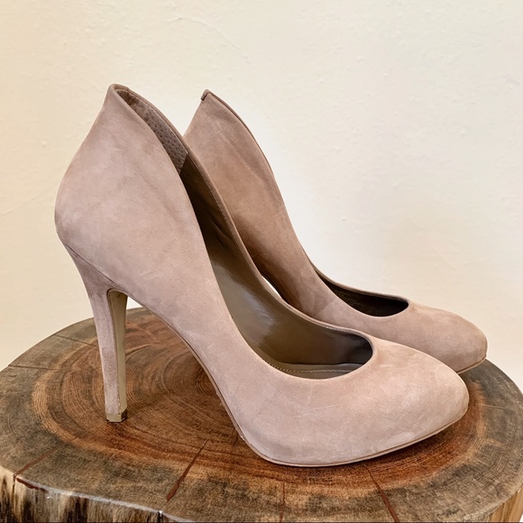 BCBG STILETTO HEELS TAN SUEDE SZ 8.5 NEUTRAL - Picture 1 of 5